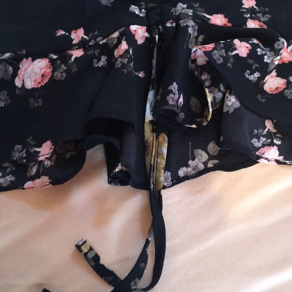 Topshop Petite Floral ruched crop blouse - Picture 7 of 8